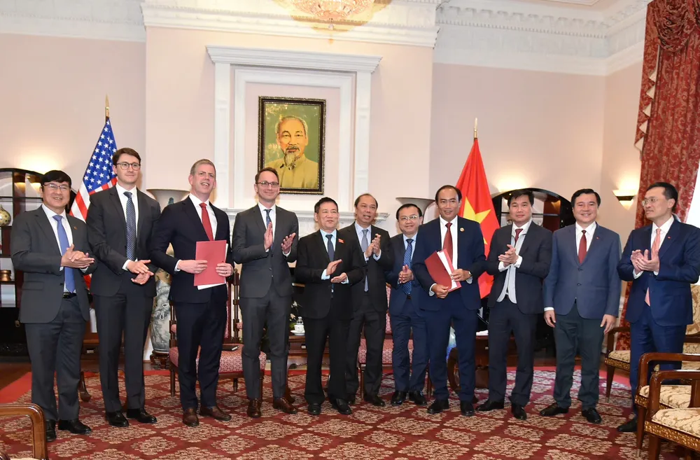 Phó Thủ tướng Hồ Đức Phớc chứng kiến lễ ký kết Lễ ký kết có sự chứng kiến của Phó Thủ tướng Hồ Đức Phớc