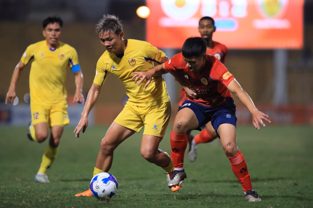 Tạm biệt cựu vương: Tương lai V-League sau cú hích Quảng Nam giải tán Chưa thể loại bỏ phương án đưa CLB Bình Phước lên đá V-League thay Quảng Nam