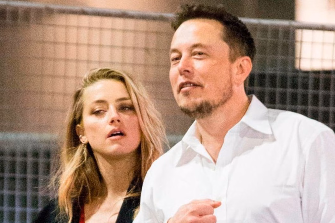 Elon Musk và Amber Heard trải qua 4 năm tình rối rắm Elon Musk được cho là từng mô tả chuyện tình với Amber Heard khá đau đớn (Ảnh: News).