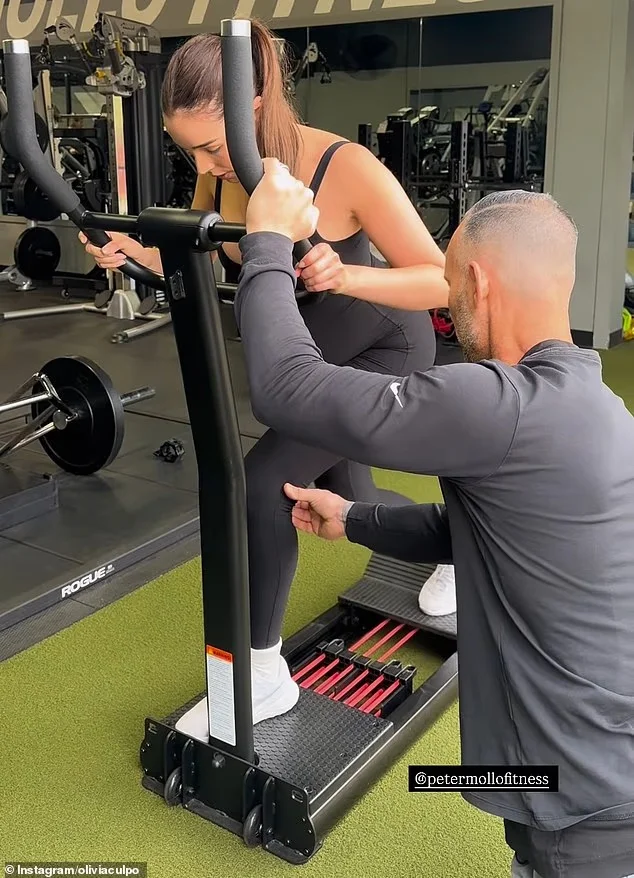 Olivia duy trì thói quen tập luyện suốt thai kỳ, và vào tháng Năm, cô đã khiến người hâm mộ bất ngờ khi đăng tải đoạn video tập luyện cường độ cao với bụng bầu ngày càng lớn trong tam cá nguyệt cuối.(Ảnh: Instagram Olivia Culpo)