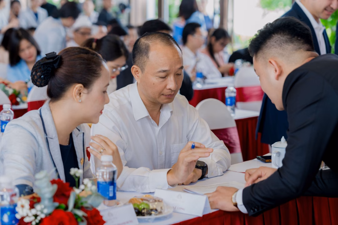Hồng Hạc City – Khu Đô Thị Hiện Đại Đẳng Cấp Của Phú Mỹ Hưng Tại Bắc Ninh Không xây dựng và bán hàng ồ ạt, chú trọng phát triển cộng đồng văn minh, hạnh phúc là yếu tố được anh Lê Long đánh giá cao ở cách làm của chủ đầu tư Phú Mỹ Hưng.