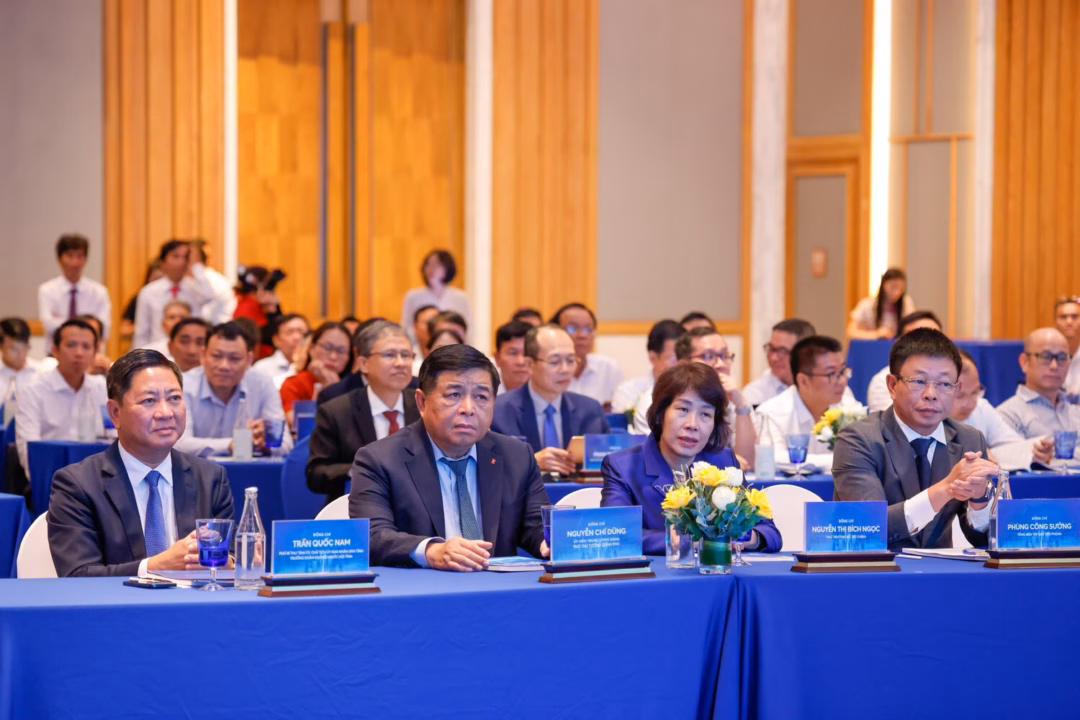 Khánh Hòa cần đẩy nhanh quá trình chuẩn bị Đề án thành phố trực thuộc Trung ương, xây dựng cơ chế thu hút đầu tư chiến lược, chuẩn bị nguồn nhân lực cho công nghệ cao. Ảnh: Hoàng Hà