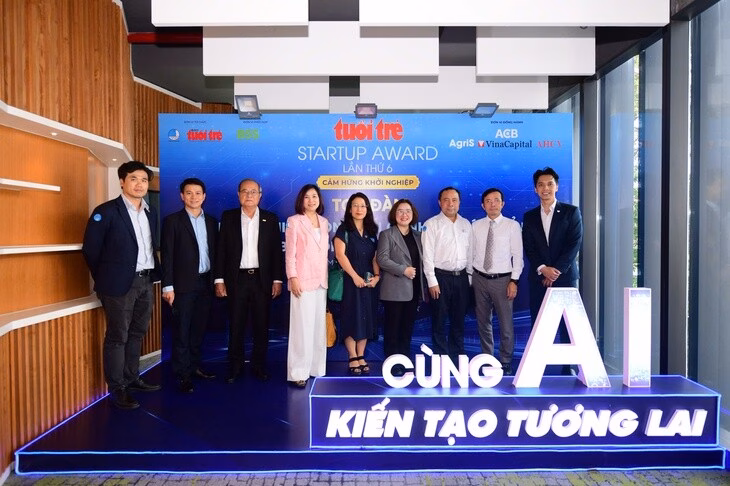 Khởi động giải thưởng Tuổi Trẻ Startup 2025: Cùng AI kiến tạo tương lai Khách mời dự lễ công bố Tuổi Trẻ Startup Award 2025 và tọa đàm “Cùng AI kiến tạo tương lai” - Ảnh: QUANG ĐỊNH