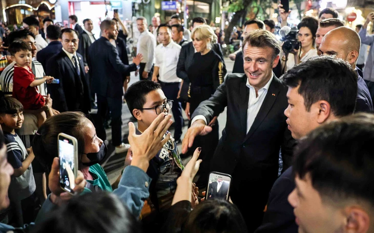 Phong cách thời trang tinh tế của Đệ nhất phu nhân Pháp Brigitte Macron Đệ nhất phu nhân Pháp Brigitte Macron - Ảnh 8.