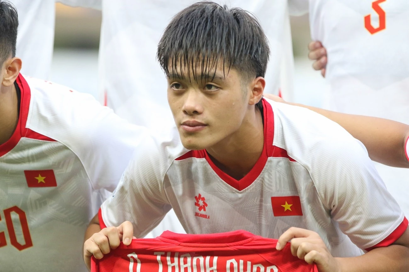 Tiền đạo số 1 Newcastle nguy cơ rời đội, Liverpool sẵn sàng đón chào Quoc Viet: ‘U23 Viet Nam phung phi nhieu co hoi' hinh anh