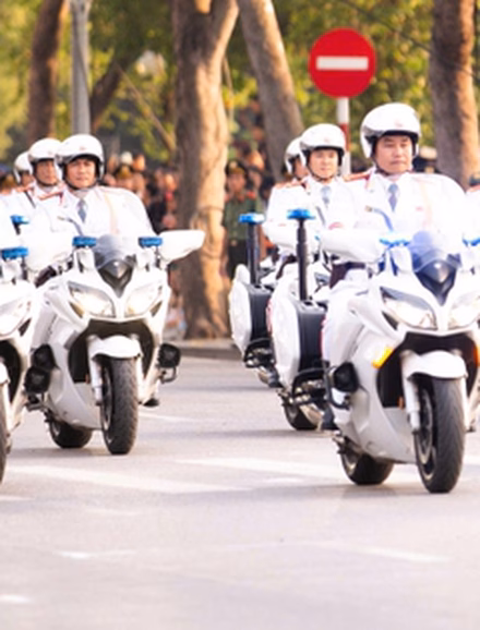 Tin nhanh sáng 30/7: Bé 15 tuổi tử vong sau khi phẫu thuật vì một nguyên nhân không ngờ; iPhone có 1 tính năng giúp kéo dài tuổi thọ pin; Cáo buộc nhà Kardashian truyền bá sống ảo Hà Nội cấm hoàn toàn phương tiện trên nhiều tuyến phố trong 4 ngày