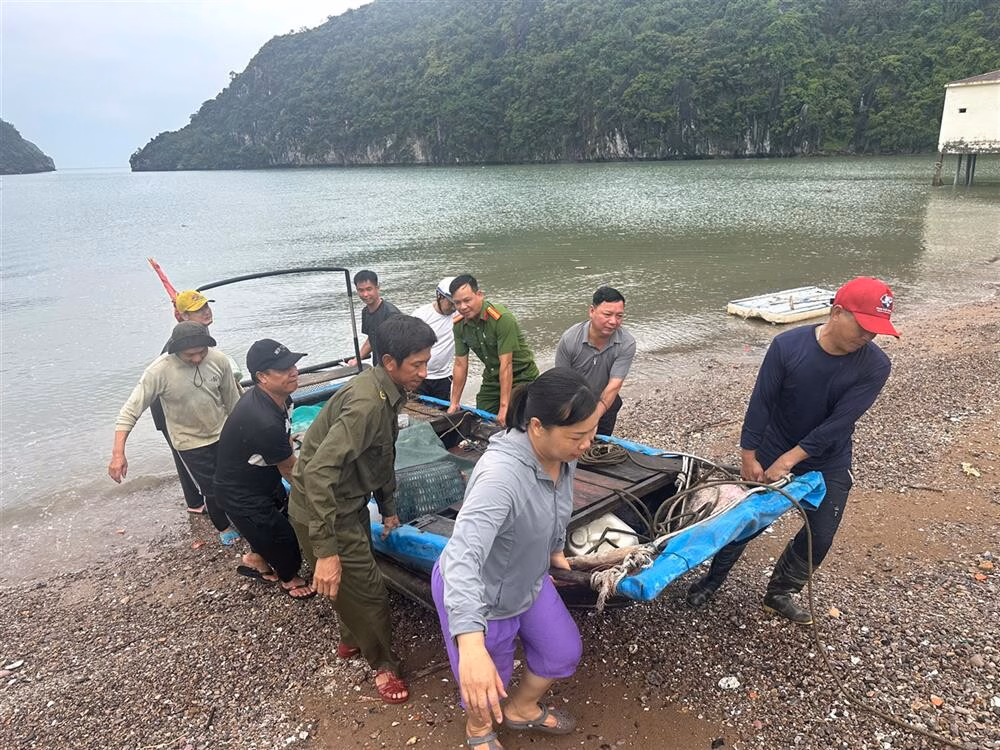 Công an toàn quốc ứng phó với bão số 3 và mưa lũ Lực lượng Công an nhân dân huy động các tàu cứu hộ trực chiến ở các tỉnh, thành phố Hải Phòng, Quảng Ninh, Hưng Yên.