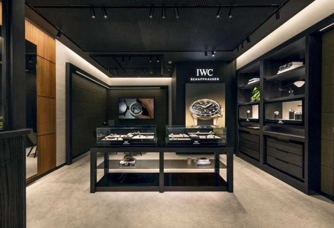 IWC Schaffhausen mở cửa hàng đầu tiên tại Hà Nội Không gian trưng bày sản phẩm của IWC Schaffhausen. Ảnh: S&S Group