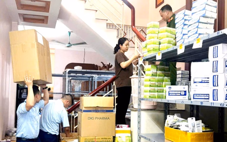 Sản xuất, buôn bán thuốc giả: ‘Cần tăng hình phạt để răn đe’ TP.HCM phát hiện, xử lý 9 vụ sản xuất thuốc, thực phẩm giả chữa bệnh xương khớp, trĩ...- Ảnh 3.