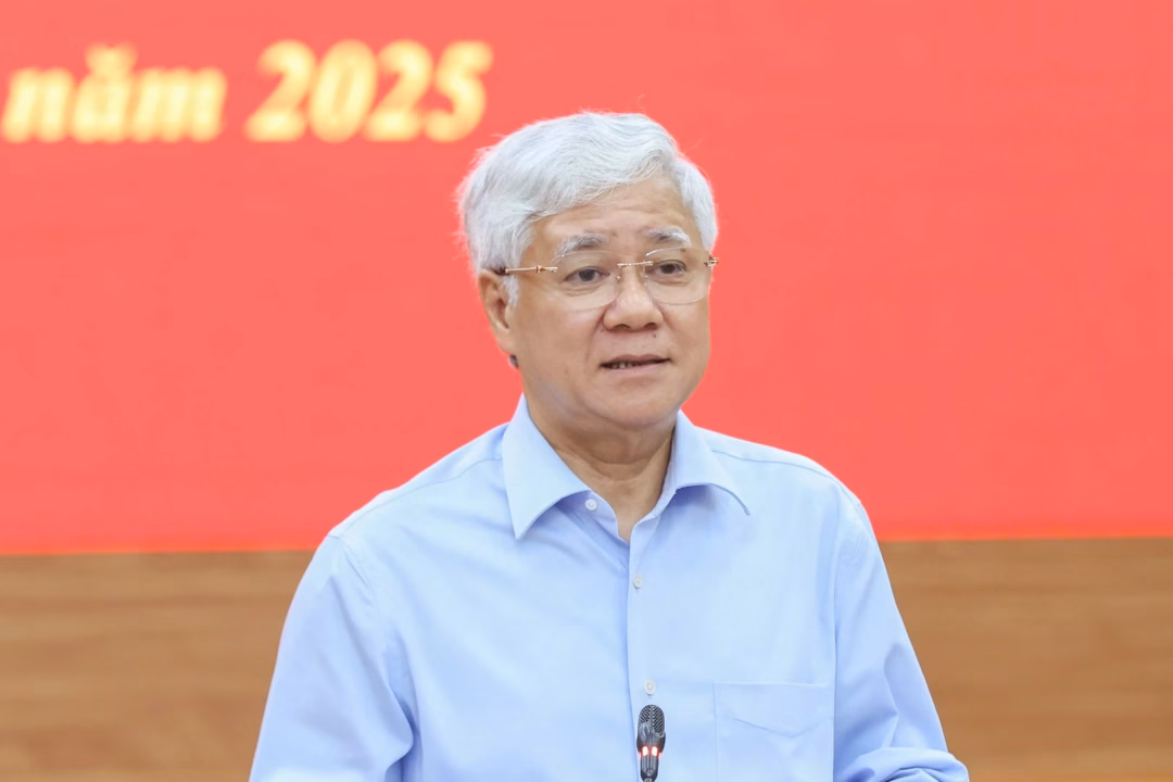 Sắp xếp lại tổ chức hội để vận động tốt hơn Hội nghị sơ kết công tác 6 tháng đầu năm, trọng tâm công tác 6 tháng cuối năm của Đảng ủy MTTQ, các đoàn thể Trung ương chiều 23.7