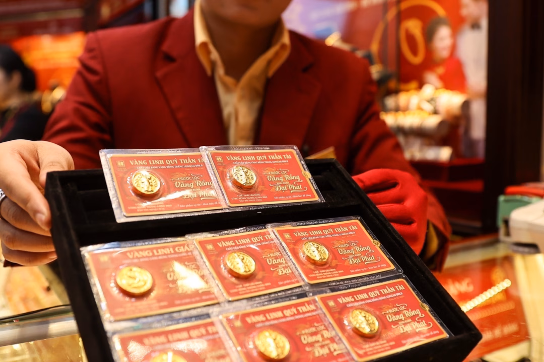 Biểu đồ gi&aacute; v&agrave;ng to&agrave;n cầu 12/1/2026