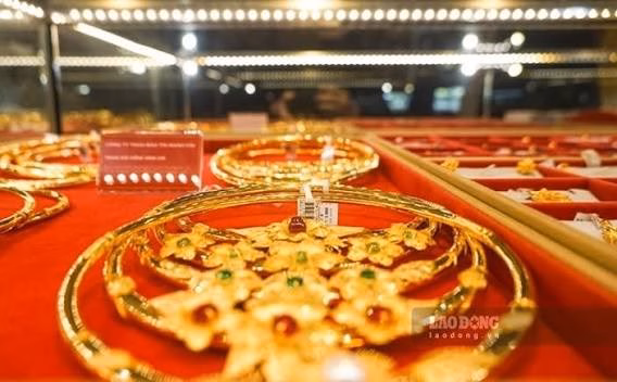 Biểu đồ gi&aacute; v&agrave;ng giảm sau đỉnh kỷ lục