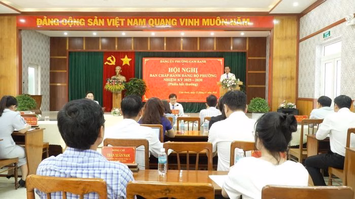 Hội nghị phi&ecirc;n bất thường Ban Chấp h&agrave;nh Đảng phường Cam Ranh