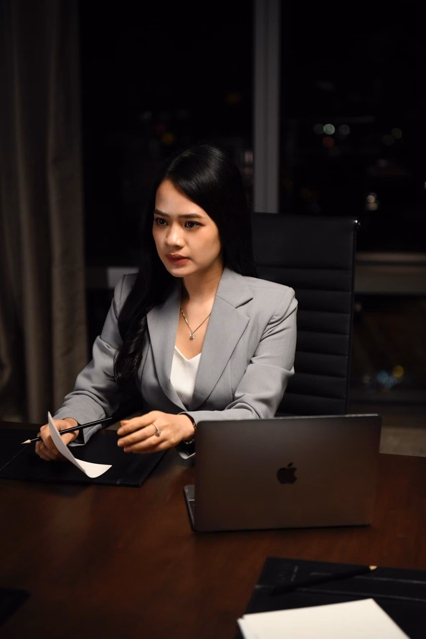 Xuất phát điểm từ gia đình khó khăn, Tuệ Lâm đã nỗ lực rất nhiều để có được thành công như hiện tại. Xuất phát điểm từ gia đình khó khăn, Tuệ Lâm đã nỗ lực rất nhiều để có được thành công như hiện tại.