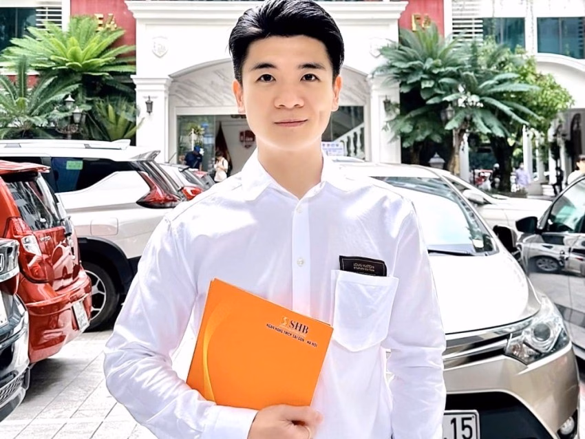 Doanh nhân Đỗ Quang Vinh khi tới ĐH Quốc gia Hà Nội Doanh nhân Đỗ Quang Vinh khi tới ĐH Quốc gia Hà Nội
