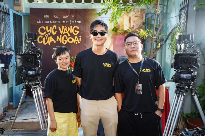 Khương Ngọc tại buổi lễ khai máy Khương Ngọc tại buổi lễ khai máy Cục Vàng Của Ngoại