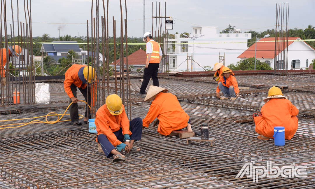 Đồng Tháp: Trung tâm Văn hóa – Nghệ thuật hoành thành trên 60% công trình Trên công trường hiện có trên 200 kỹ sư, công nhân thi công.