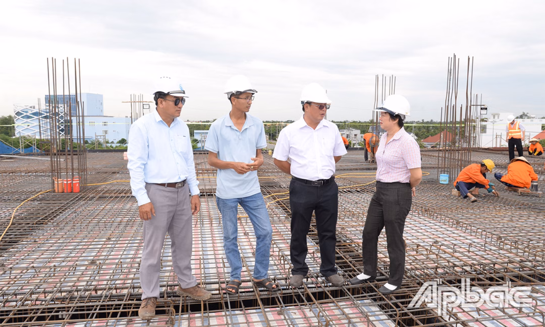 Đồng Tháp: Trung tâm Văn hóa – Nghệ thuật hoành thành trên 60% công trình Chủ đầu tư cùng nhà thầu đang quyết tâm rút ngắn tiến độ dự án.