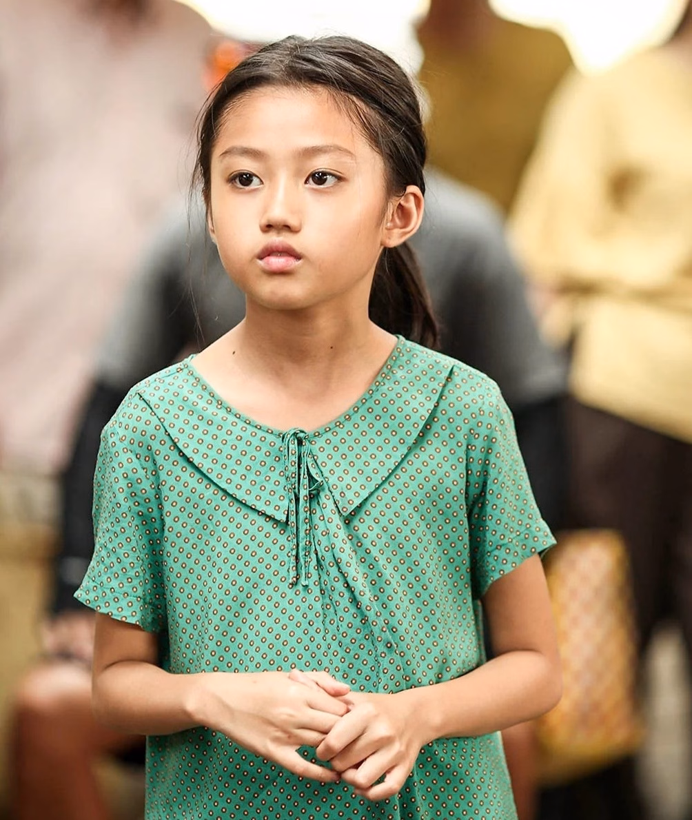 Mai C&aacute;t Vi trong một buổi chụp thời trang