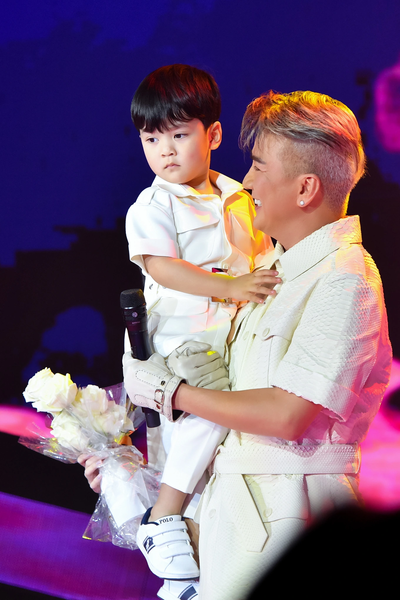 Ca sĩ Đàm Vĩnh Hưng công khai con trai ruột khi bé đã được 3 tuổi.