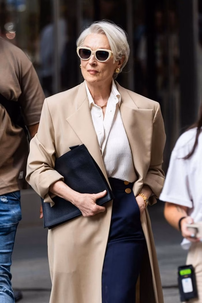 Chi tiết phối đồ c&ocirc;ng sở phong c&aacute;ch The Devil Wears Prada