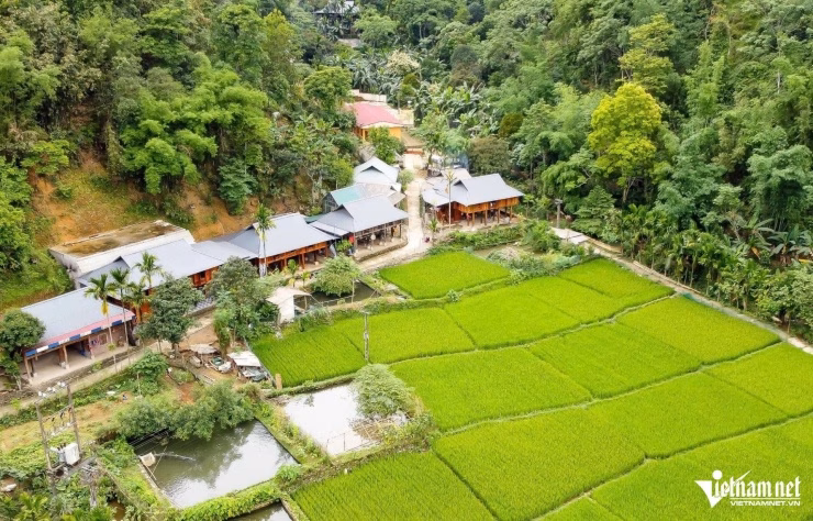 Cảnh quan thiên nhiên xung quanh bản Kho Mường
