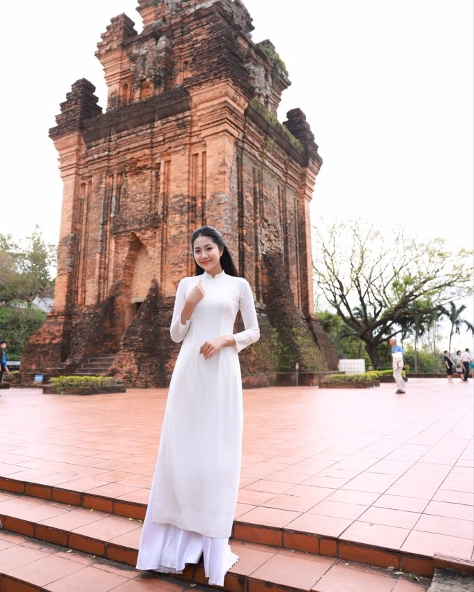 Hoa hậu Trúc Linh tích cực giới thiệu cảnh đẹp quê Phú Yên Hoa hậu Trúc Linh tích cực giới thiệu cảnh đẹp quê Phú Yên
