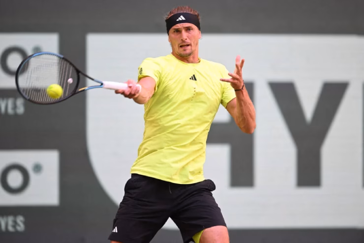 Alcaraz và Zverev vào tứ kết giải tennis ATP