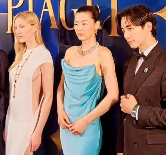 Jun Ji-hyun Jun Ji-hyun trông mệt mỏi