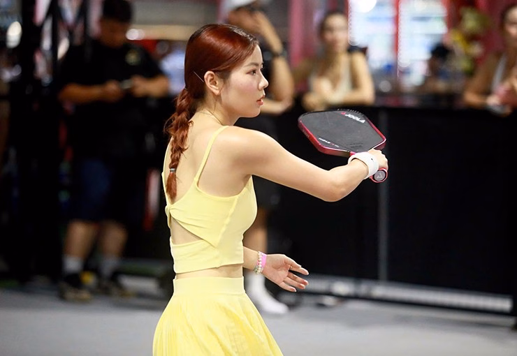 Dàn người đẹp pickleball chia sẻ bí quyết để lương dưới 10 triệu vẫn ra sân thoải mái Dàn người đẹp pickleball chia sẻ bí quyết để lương dưới 10 triệu vẫn ra sân thoải mái -3