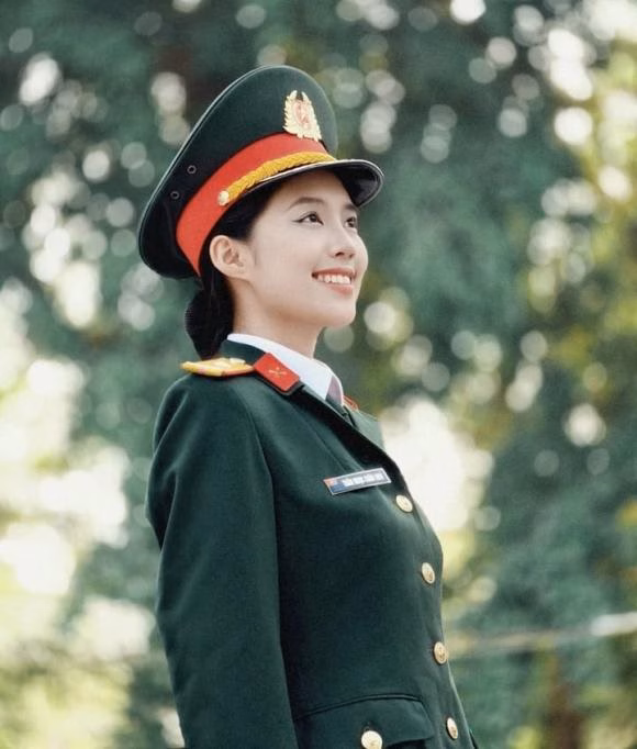 Á hậu Trần Ngọc Châu Anh