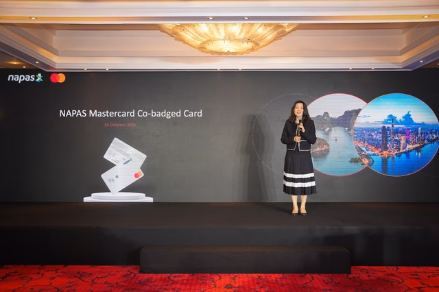 Bà Winnie Wong, Giám đốc Quốc gia của Mastercard tại Việt Nam, Campuchia và Lào chia sẻ tại sự kiện Bà Winnie Wong, Giám đốc Quốc gia của Mastercard tại Việt Nam, Campuchia và Lào chia sẻ tại sự kiện