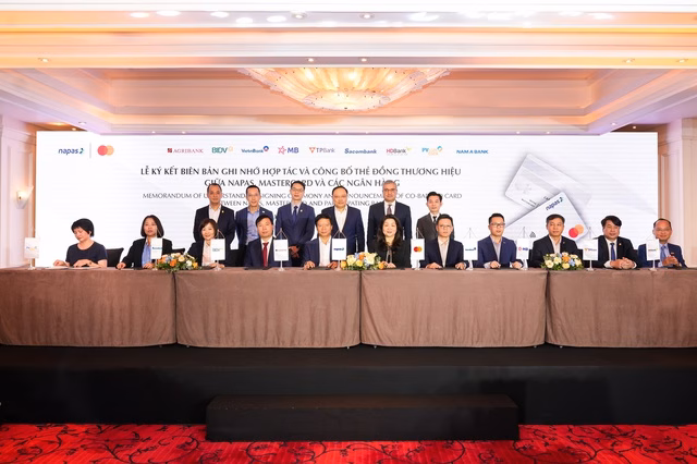 NAPAS và Mastercard cùng 9 ngân hàng đầu tiên tham gia phát hành Thẻ đồng thương hiệu NAPAS và Mastercard cùng 9 ngân hàng đầu tiên tham gia phát hành Thẻ đồng thương hiệu