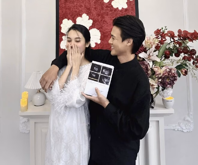 Nữ diễn viên Quỳnh Lương khoe bụng bầu 8 tháng cực xinh, được chồng chăm sóc chu đáo Quỳnh Lương thông báo mang thai sau gần 2 năm hẹn hò với thiếu gia Tiến Phát.