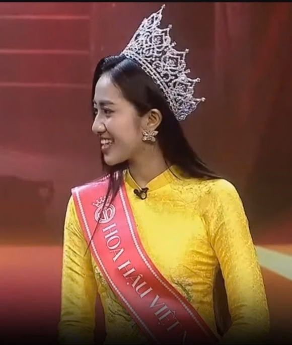 Top 3 Hoa hậu Việt Nam và hành trình sắp tới Top 3 Hoa hậu Việt Nam và hành trình sắp tới