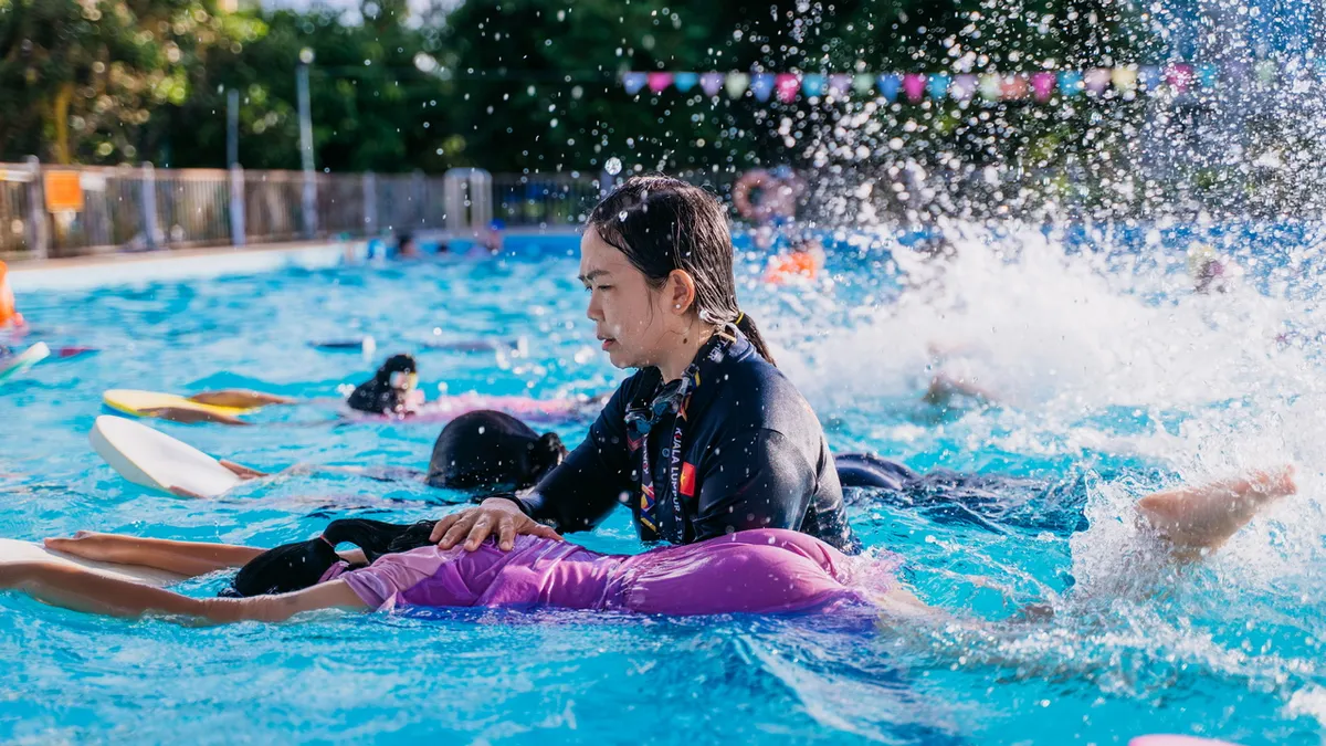 Lớp học bơi của cô Đỗ Thị Ngọc Quý