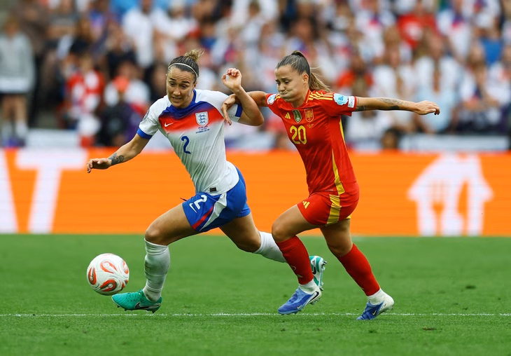 Tinh thần thép của Bronze khiến cả đồng nghiệp nam cũng phải ngưỡng mộ - Ảnh: REUTERS