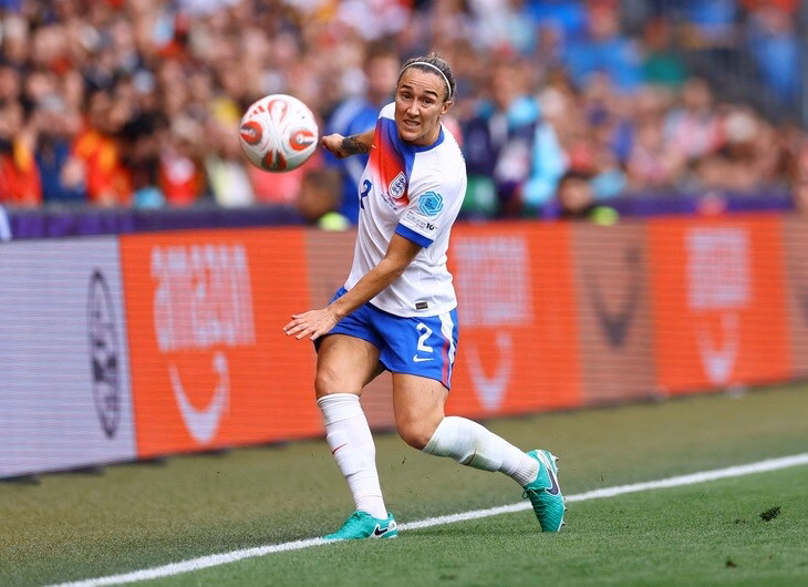 Chơi cả giải với chân gãy, Lucy Bronze cùng tuyển Anh giành ngôi vô địch Euro 2025 - Ảnh 3.