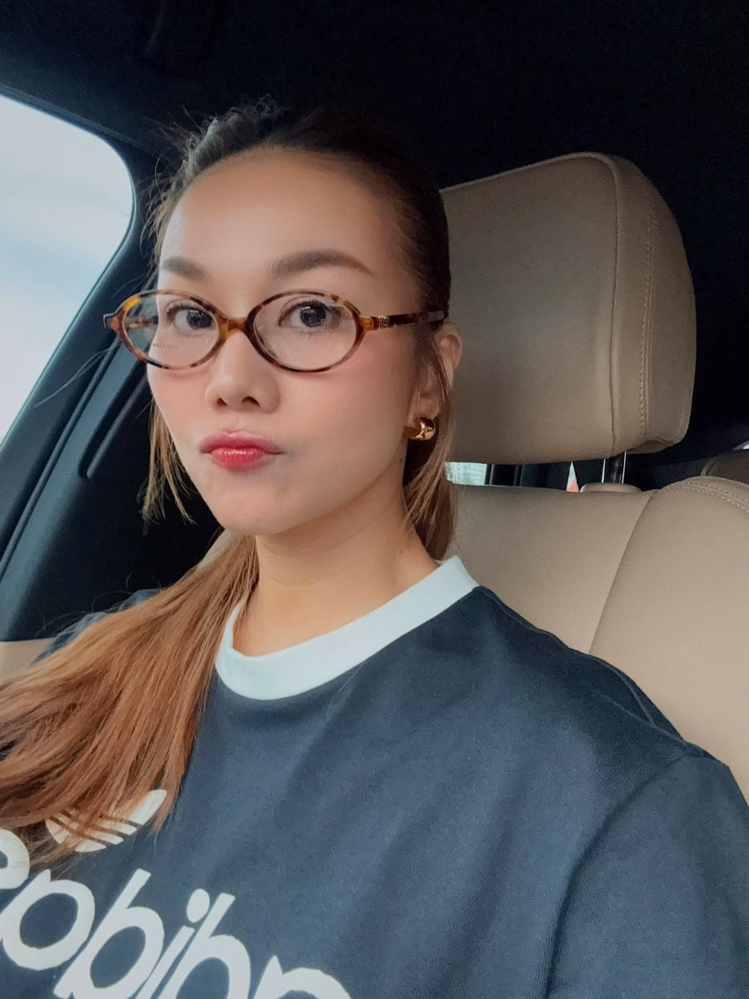 Mỹ nhân Việt 20 năm chưa từng lão hóa, U40 vẫn trẻ như gái đôi mươi nhờ bí quyết gì? Sau bước này, cô còn dùng các loại mặt nạ từ thiên nhiên như mật ong, bột yến mạch để chăm sóc da.