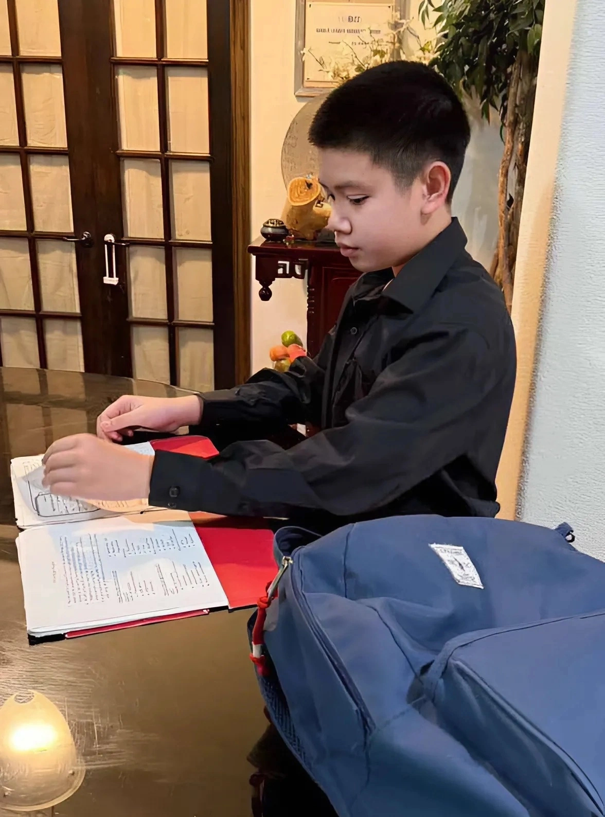 Quỳnh Chi hào hứng đón con trai Lucas về Việt Nam nghỉ hè