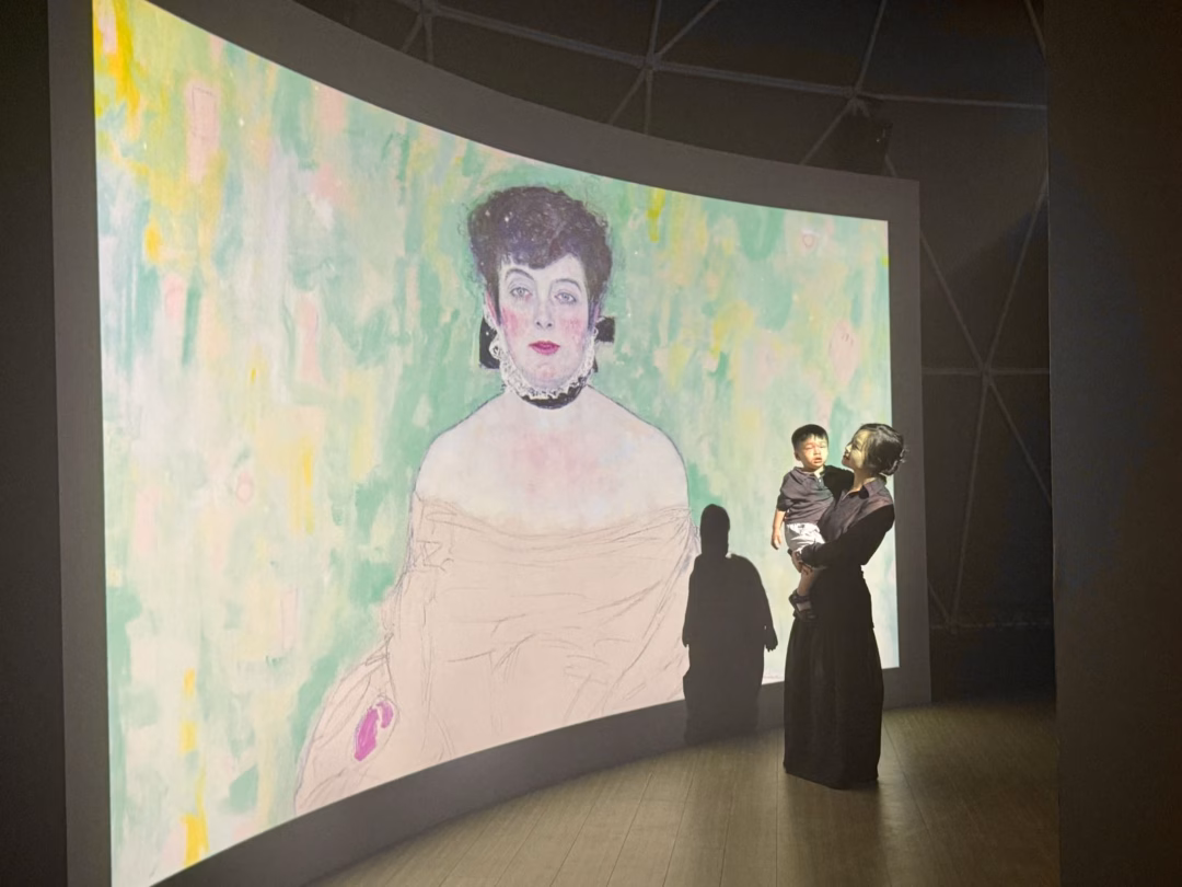 TP Hồ Chí Minh: Triển lãm Gustav Klimt – Nghệ thuật đa giác quan tại Toả Hơn 10.000 lượt khách đã đến và trải nghiệm những cảm xúc đặc biệt tại TỎA.