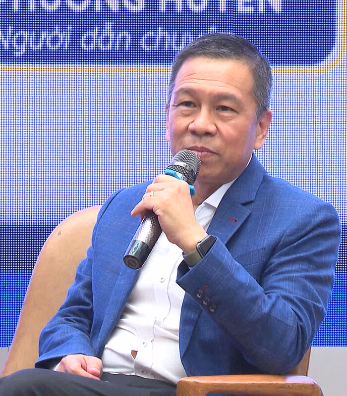 Bìa cuốn sách Báo chí công dân, mạng xã hội và PR trong kỷ nguyên mới.