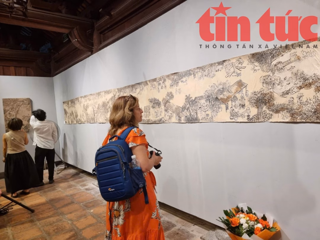 Triển lãm là nơi thể nghiệm các chất liệu dân gian.