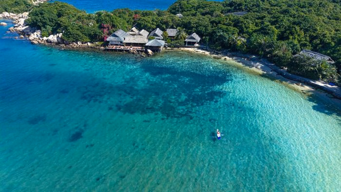 Cảnh quan hoang sơ đảo C&aacute; Voi