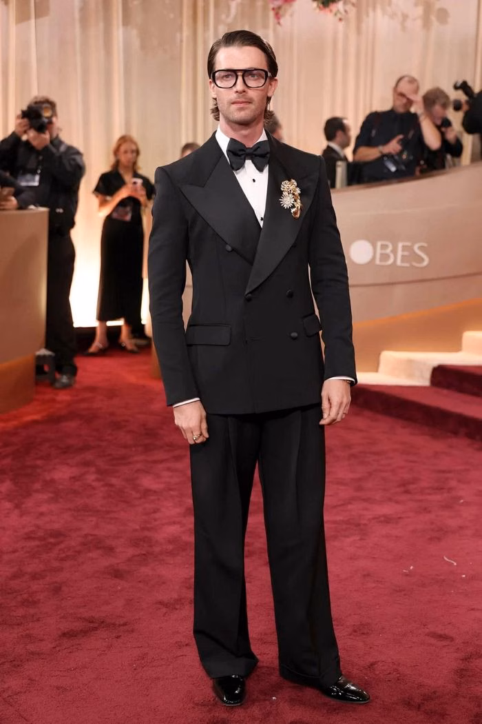 Patrick Schwarzenegger tr&ecirc;n thảm đỏ &ndash; Golden Globe 2026