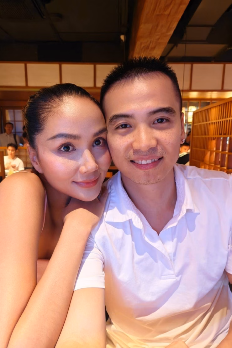 Bảo Ngọc quyền lực trong đầm nhung đỏ trước thềm Miss World 2026