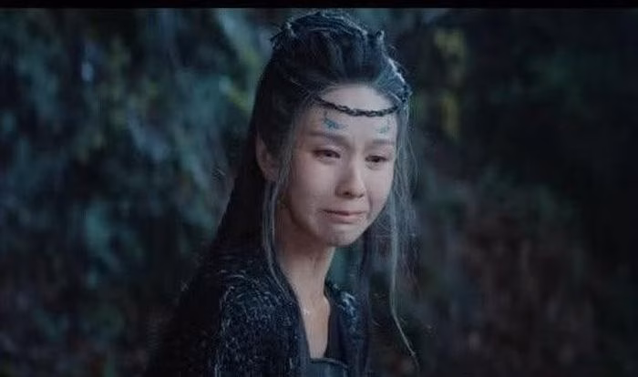 Biểu cảm g&acirc;y tranh c&atilde;i của Trần Đ&ocirc; Linh trong hậu trường Nguyệt L&acirc;n Ỷ Kỷ