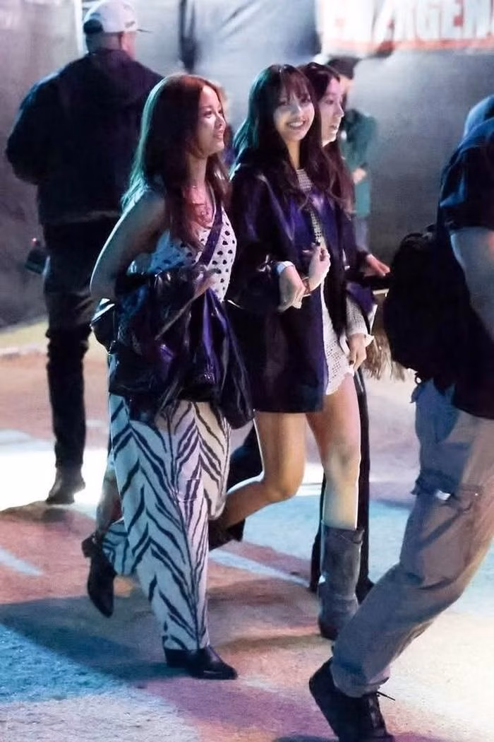 Lisa tại Coachella 2026 Lisa xuất hiện rạng rỡ tại lễ hội âm nhạc Coachella 2026