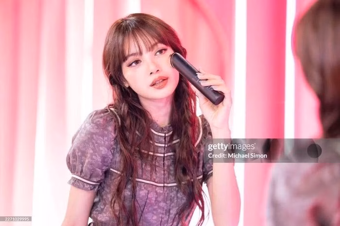 Lisa và sự kiện Medicube tại Coachella Lisa tại sự kiện của thương hiệu Medicube