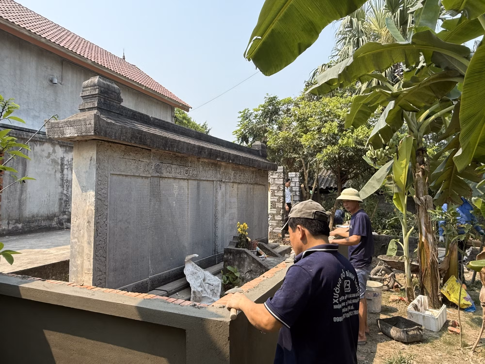 Xã Thọ Phú vận động người dân tháo dỡ tường rào bảo vệ bia cổ Công tác vệ sinh và tháo dỡ hàng rào xâm hại bia cổ Lê Thì Hải tại xã Thọ Phú